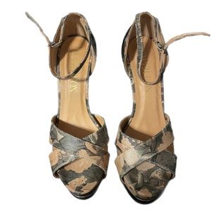 Paperfox strappy platform heels